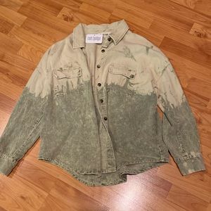 NWT Women corduroy shacket size medium.